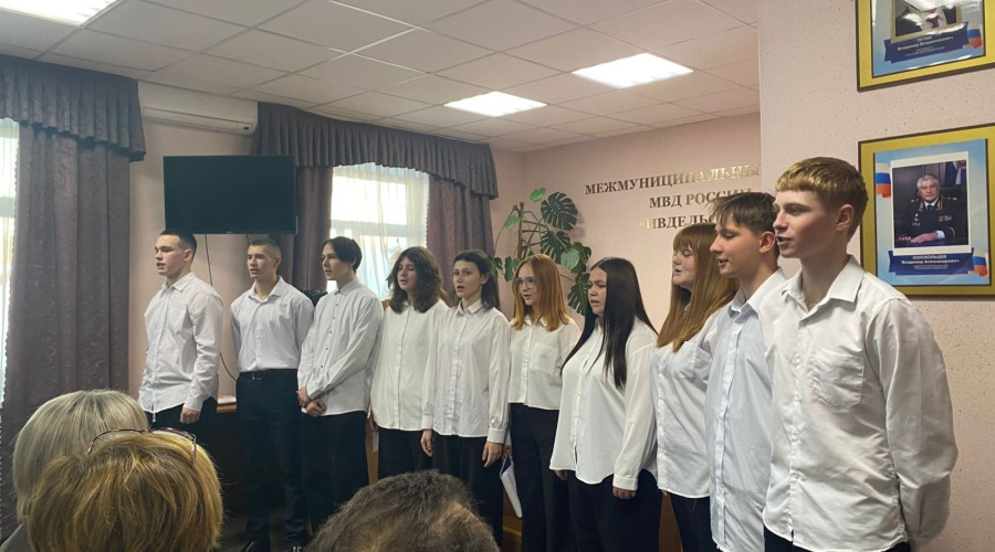 💃10 ноября, в День сотрудника ?...