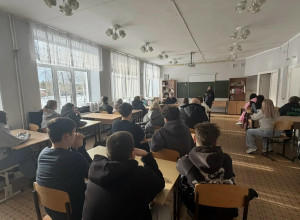👮‍♀️В школе № 7 (мкр. Лесоза?...
