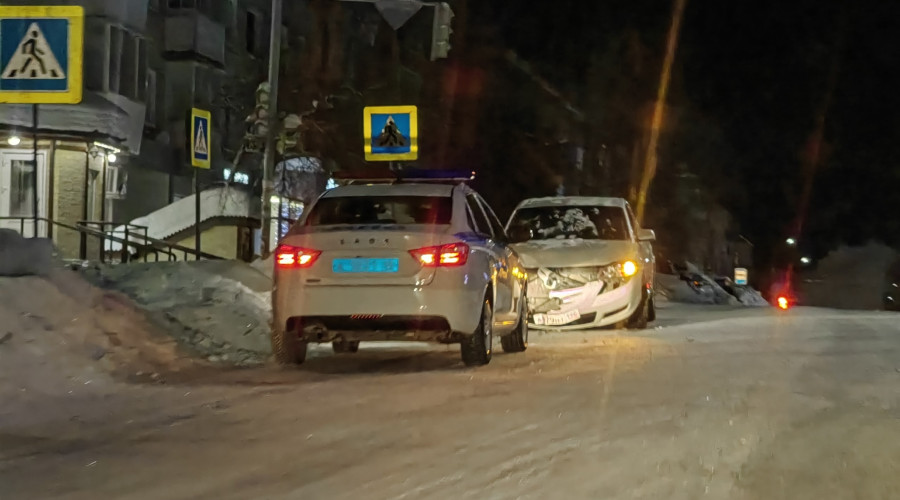 На перекрестке Льва Толстого-?...