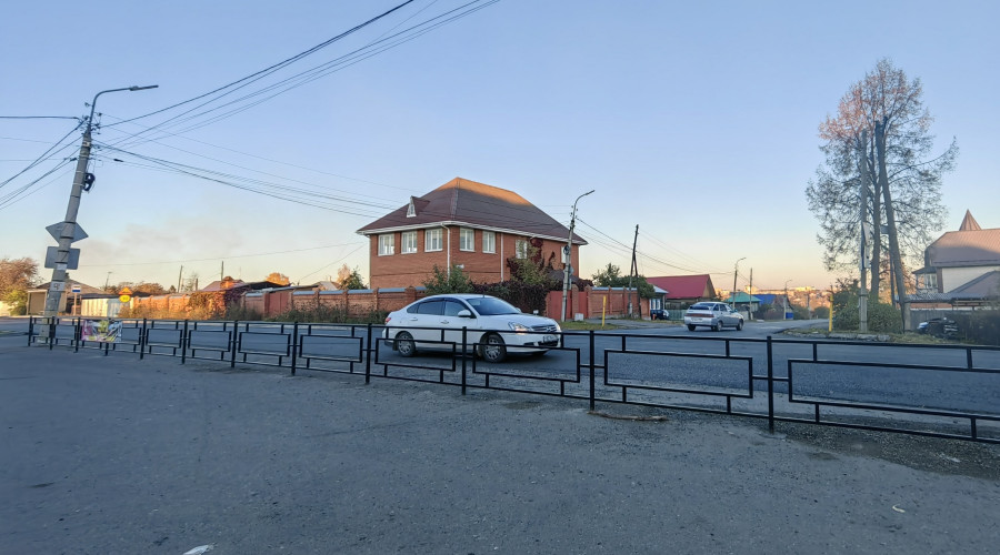 На улице Циолковского, перед б...