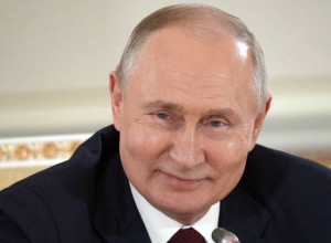 Сегодня президенту России Вла...
