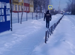 Лесозавод, парковка около дет?...