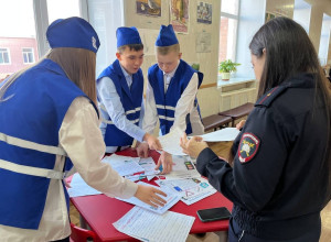 👮Сотрудники ГИБДД Ивделя вме...