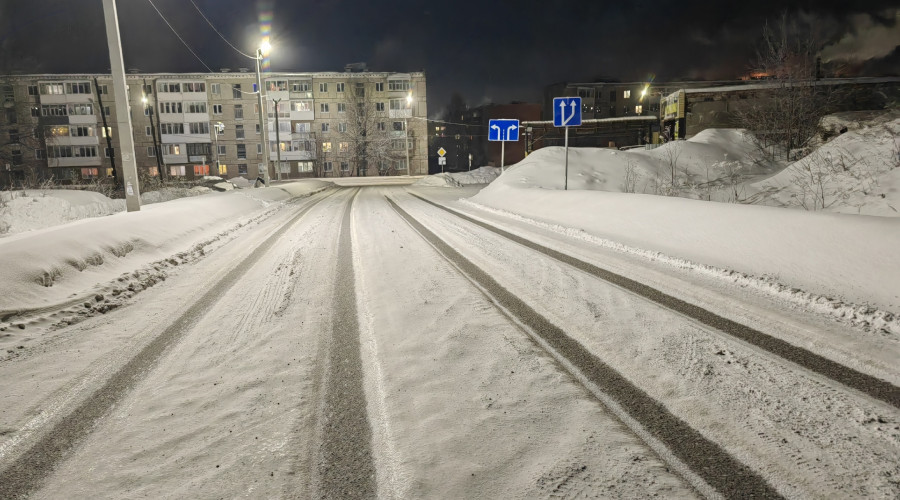 От подписчика:

Дорога в сторо?...
