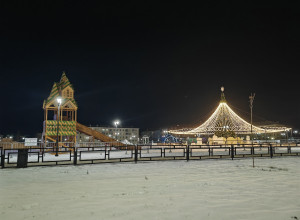 Снега пока мало, но городок ст?...