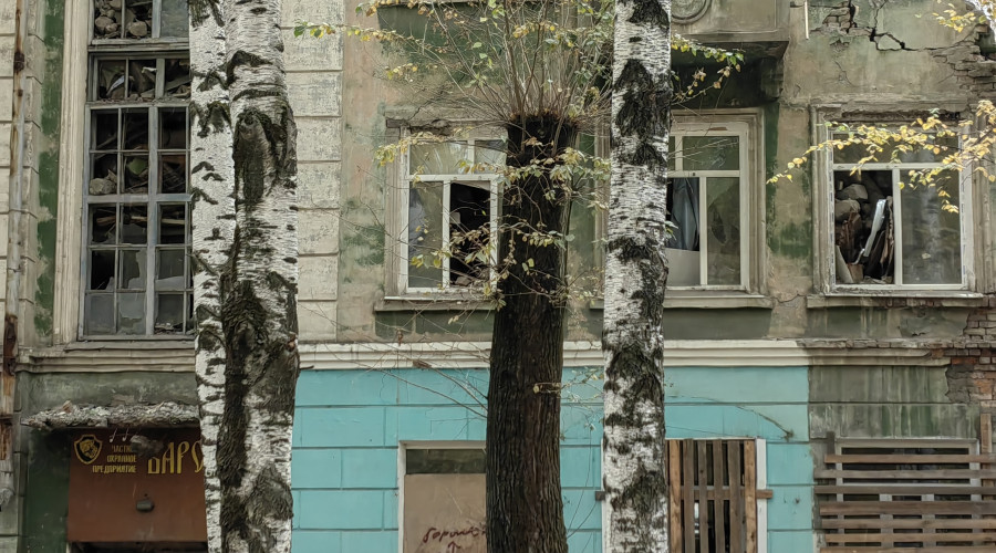 На этом месте городские власт?...