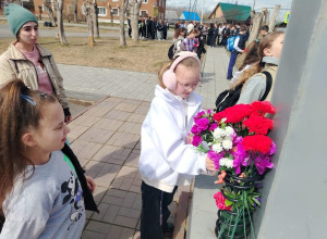 🌹Ученики школы №7 возложили ?...