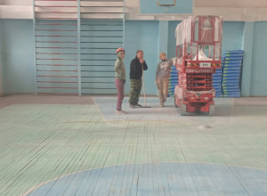 В школе №1 идёт ремонт одного ?...