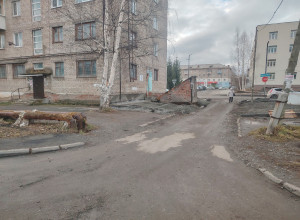 А из нашего окна , теплотрасса ...