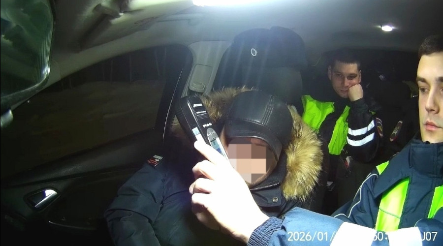 🚨 Полицейские остановили вод...