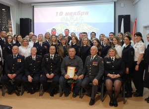 В Красноуральске наградили лу...