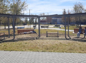 В Пригородном в сквере «Парк и...