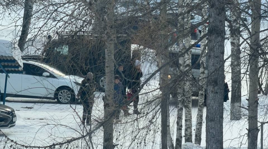 Во дворе ул. Короленко, 11 экстр...