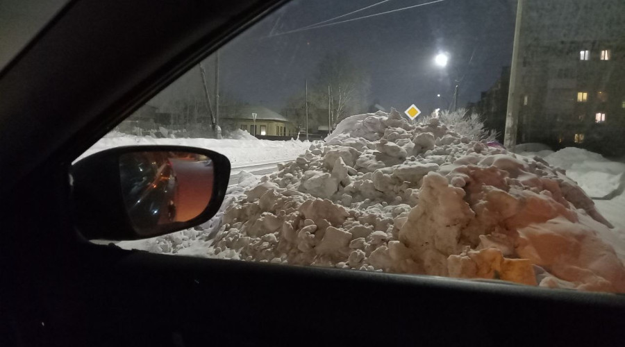 От подписчика:

Про сугробы на ...