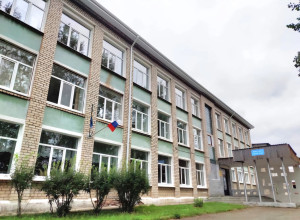 🔨🪚Ремонт в 7 школе

Благодар?...