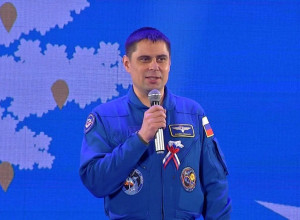 Космонавт Роскосмоса, Герой Р?...
