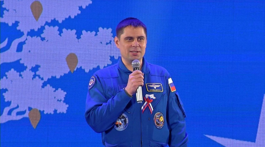 Космонавт Роскосмоса, Герой Р?...