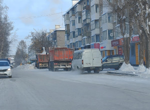 С каких улиц ещё снег не убира?...